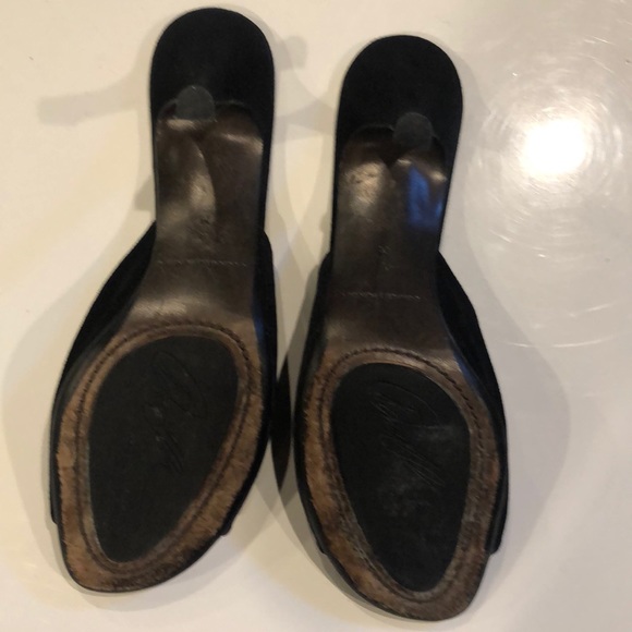 Donald J Pliner Slides - Picture 6 of 6